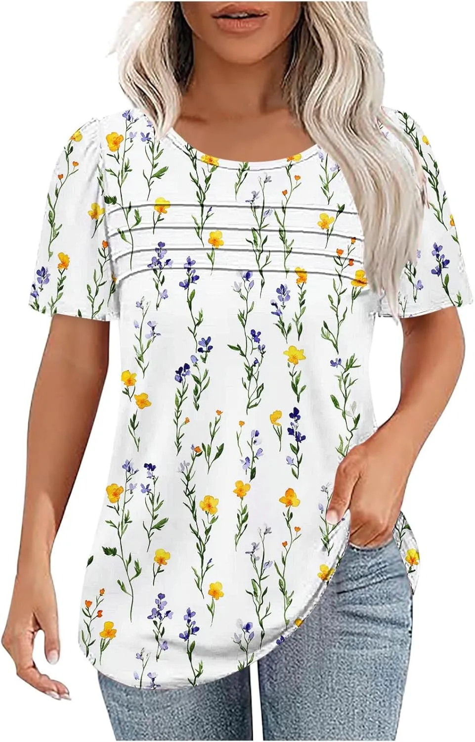 Women's Floral Graphic Short Sleeve Crewneck Tee Loose Fit for Summer Trendy Clothes